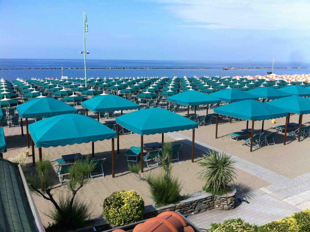 Camping Dal Pino Marina di Massa Exteriör bild